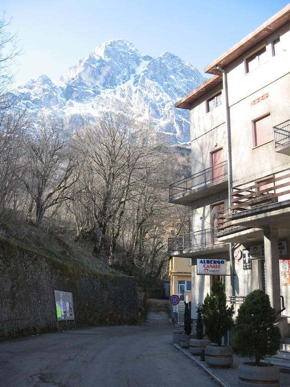 Hotel Casale Isola del Gran Sasso dʼItalia Extérieur photo