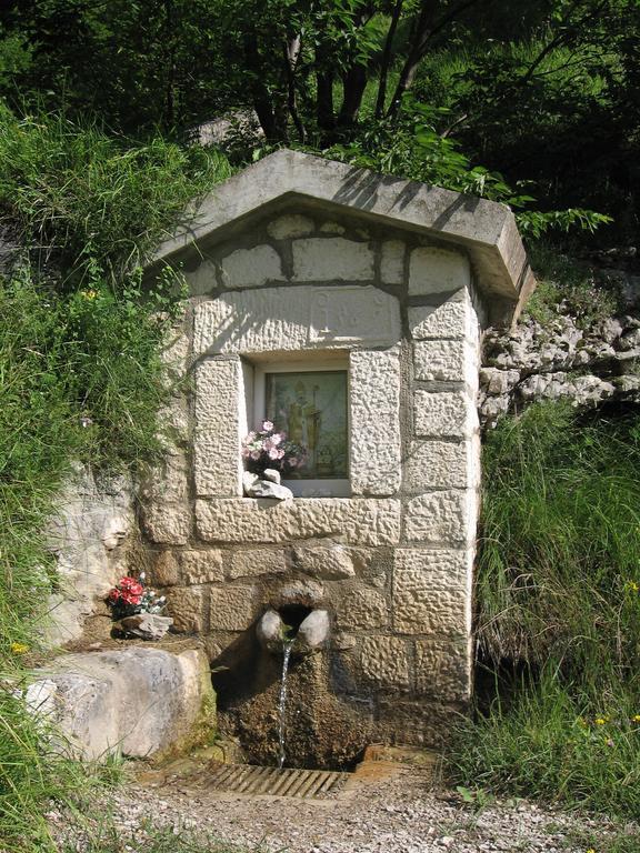 Hotel Casale Isola del Gran Sasso dʼItalia Extérieur photo